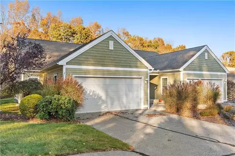 15 Commonway Dr #15, Brooklyn, CT 06234