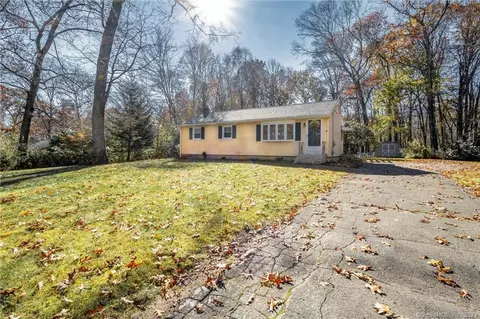 96 Virginia Ln, Tolland, CT 06084