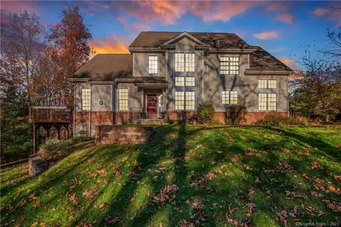 9 Cassandra Blvd #1, West Hartford, CT 06107