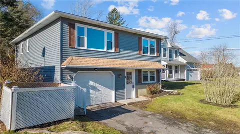 589 Lakeside Blvd W, Waterbury, CT 06708
