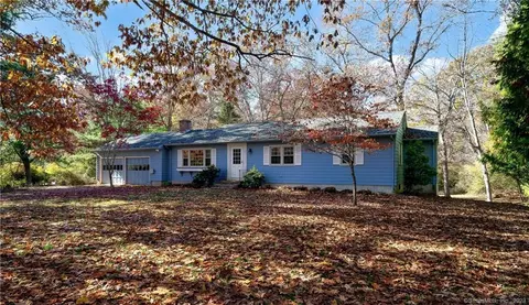 59 Sundale Dr, Windham, CT 06280