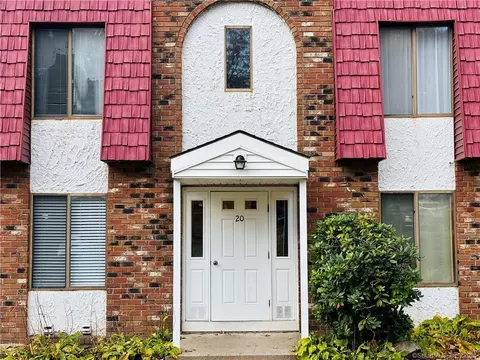 20 Woodsedge Dr #5A, Newington, CT 06111