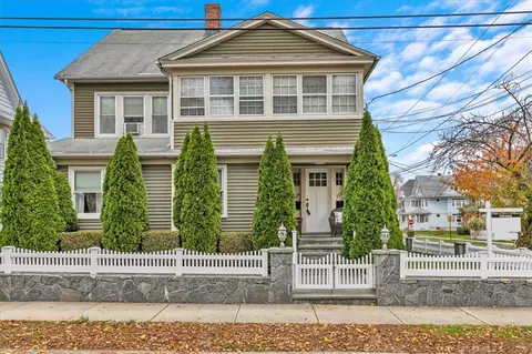 222 Seaside Ave, Bridgeport, CT 06606