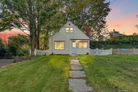 784 Howe Ave, Shelton, CT 06484