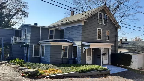 5 Bellevue St, Putnam, CT 06260