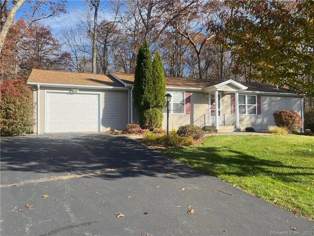 17 Mountain Laurel Rdg, Montville, CT 06382
