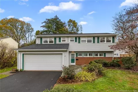 47 Huntington Dr, West Hartford, CT 06117