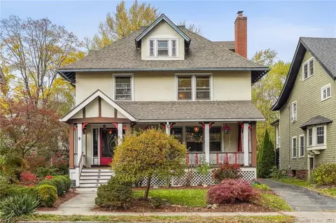 88 Fern St, Hartford, CT 06105