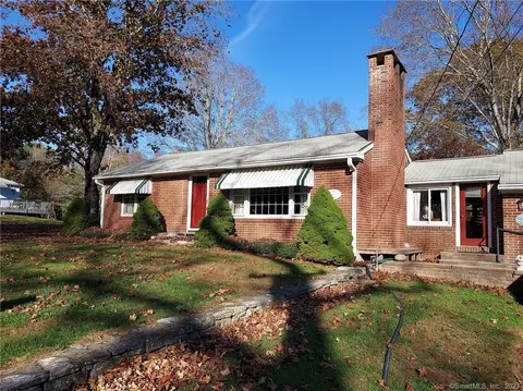 7 Highland Ter, Essex, CT 06442