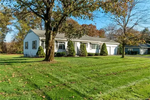 1218 E Street St N, Suffield, CT 06078