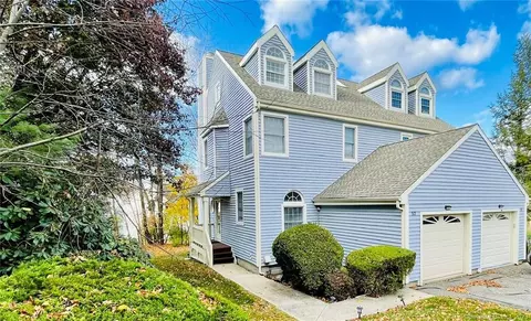 101 Madeline Ave #52, Waterbury, CT 06708