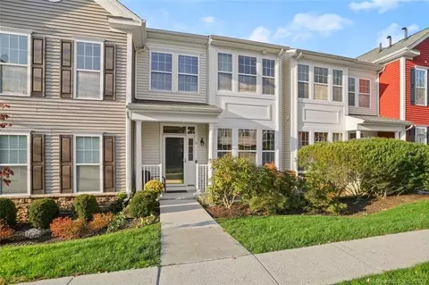 19 Orwich Ct #19, Danbury, CT 06810