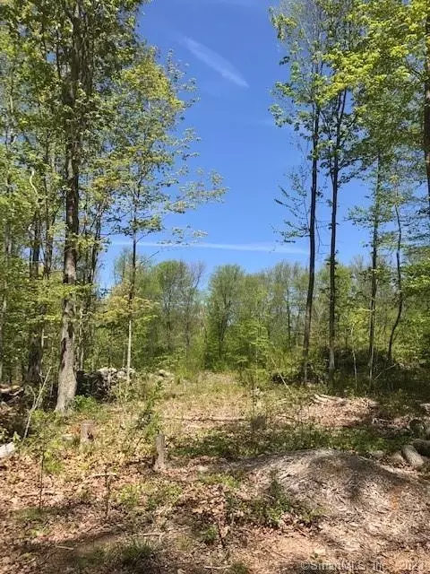 1365 Old Colchester Rd, Montville, CT 06370