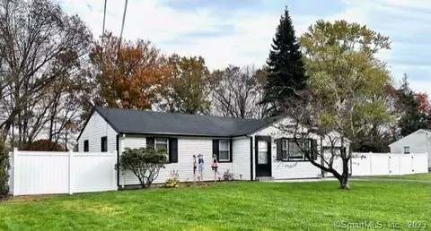 80 Stanley Rd, Hamden, CT 06514