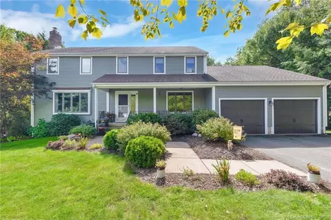 8 Ketchbrook Ln, Ellington, CT 06029