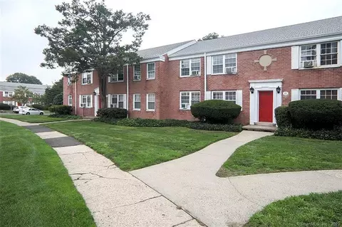 64 Standish Rd #18C-3, Stamford, CT 06906