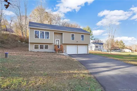 55 Lockwood St Ext, Brooklyn, CT 06234
