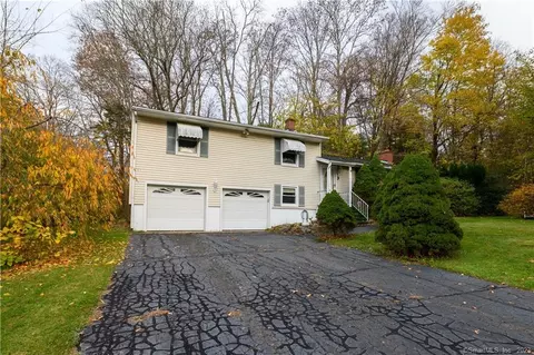 3 Birchwood Rd, North Branford, CT 06472