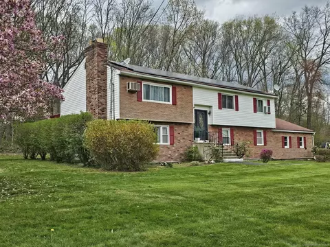 22 Village Dr, Shelton, CT 06484