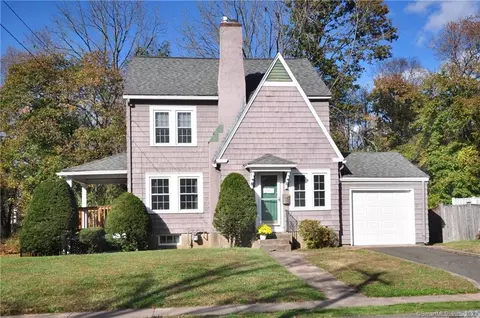 37 Tanner St, Manchester, CT 06042