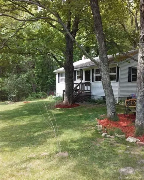 63 Savarese Ln, Burlington, CT 06013