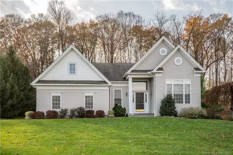 18 Vista Way, Bloomfield, CT 06002