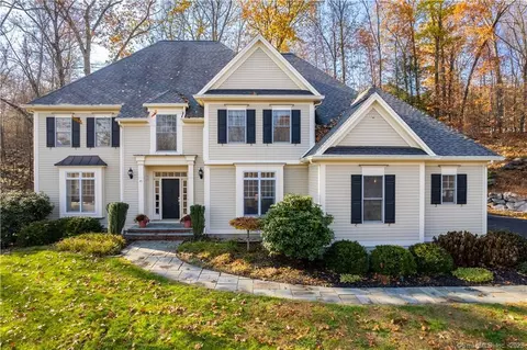 45 Quail Rdg, Avon, CT 06001
