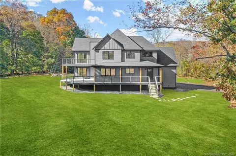 30 River Ln, Deep River, CT 06417