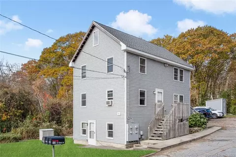53 S Broad St, Pawcatuck, CT 06379