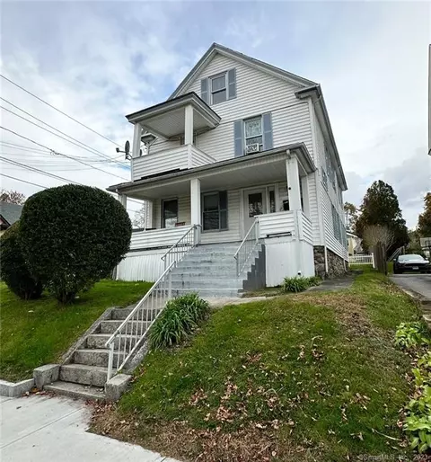 83 Lincoln Ave, New London, CT 06320