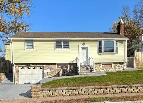 84 Hillcrest Ave, West Hartford, CT 06110