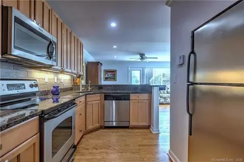 147 West Walk #147, West Haven, CT 06516