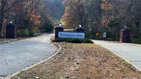 8 Westchester Hls # E, Colchester, CT 06415