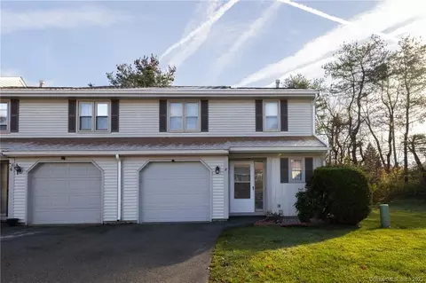 8 Juniper Pl #8, Rocky Hill, CT 06067