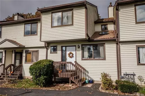502 Cypress Rd #502, Newington, CT 06111