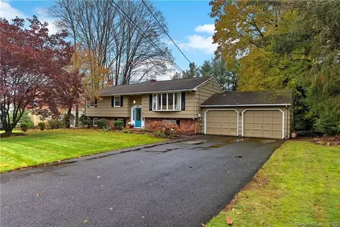 520 Maple Ave, Cheshire, CT 06410