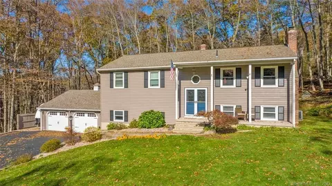 13 Wildwood Rd, Portland, CT 06480