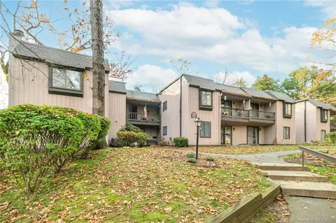 7 Deepwood Dr #7, Southington, CT 06489