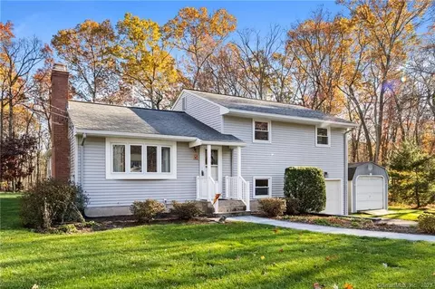 5 Gem Dr, Ellington, CT 06029