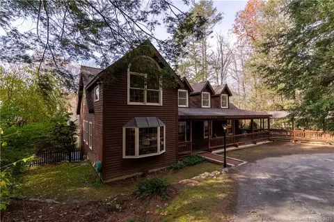 130 Candlewood Lake Rd N, New Milford, CT 06776