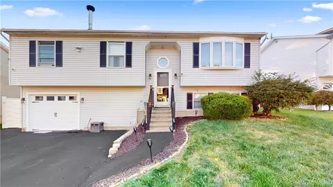 53 Laurie Pl, Waterbury, CT 06704