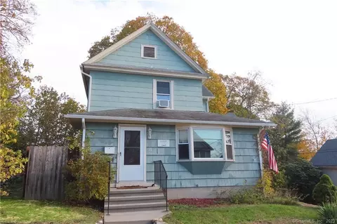 21 Raymond St, New London, CT 06320