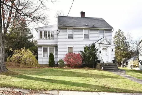 33 Lewis St, Naugatuck, CT 06770
