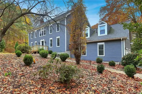 4 Pine River Rd, Wallingford, CT 06492