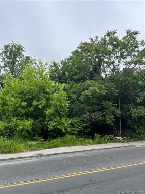 849 N Main St, Waterbury, CT 06704