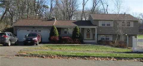 39 Autumn Dr, Southington, CT 06489