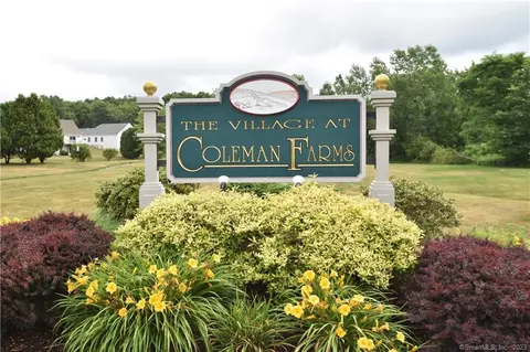 17 Old Barn Rd #17, East Windsor, CT 06088