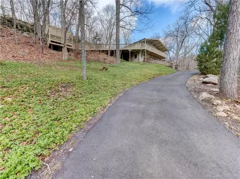 21 Stepney Rd, Redding, CT 06896
