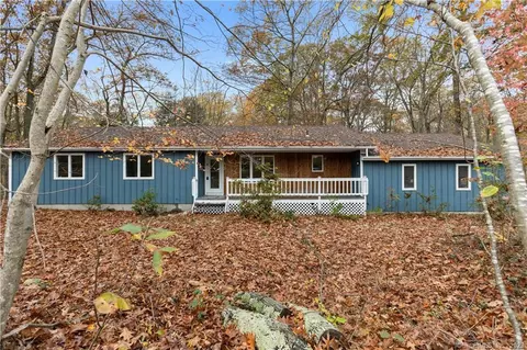 229 Massapeag Rd, Montville, CT 06382