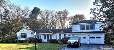 448 Sportsman Rd, Orange, CT 06477